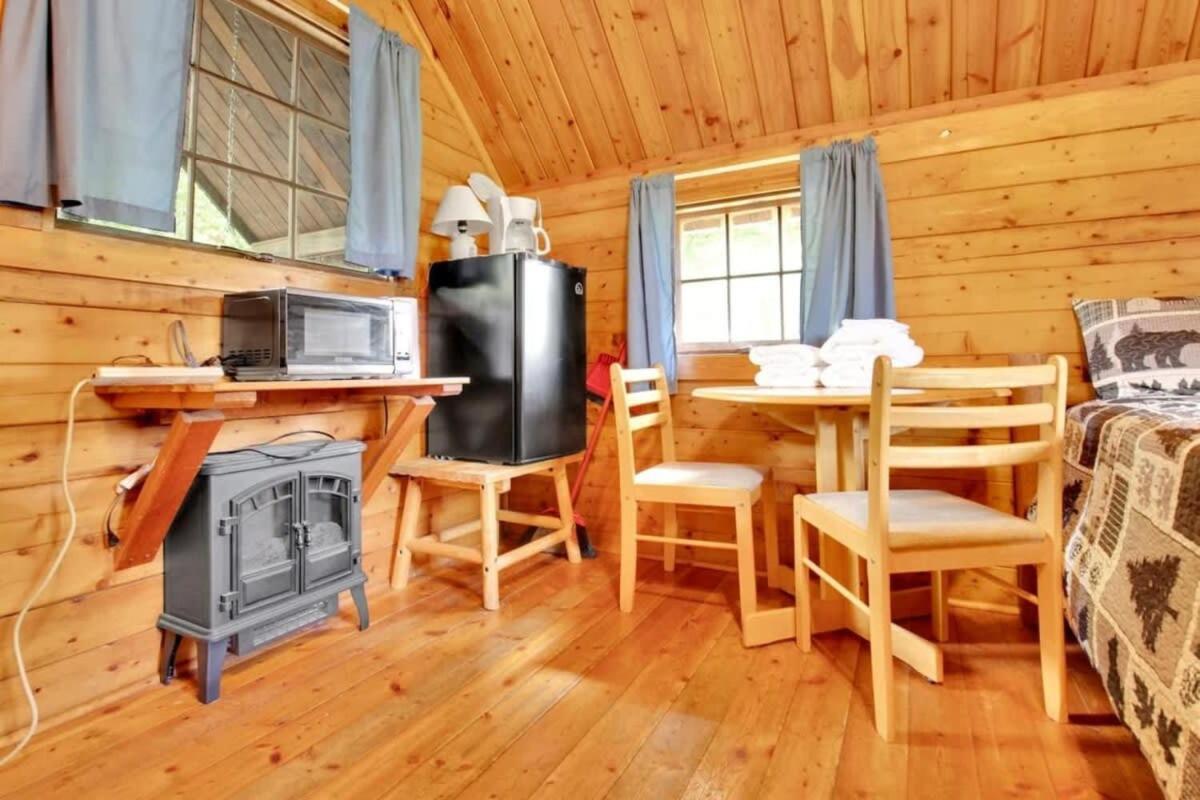 Rustic Cabin With Pool Access Bloomington Luaran gambar