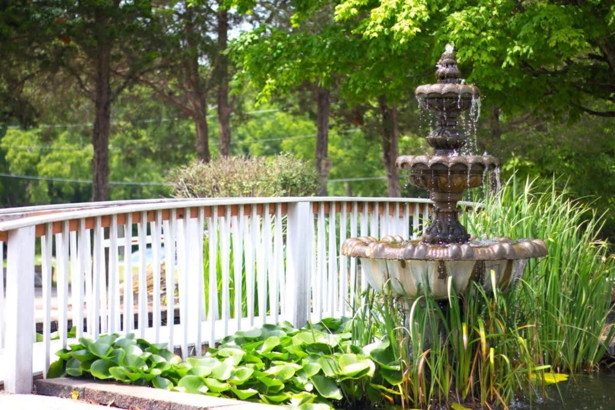 Rustic Cabin With Pool Access Bloomington Luaran gambar
